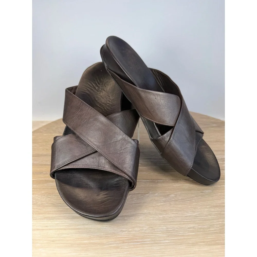 Sacco Bucci italy Mens 10 Pebbled Leather Slides Criss Cross Platform Brown